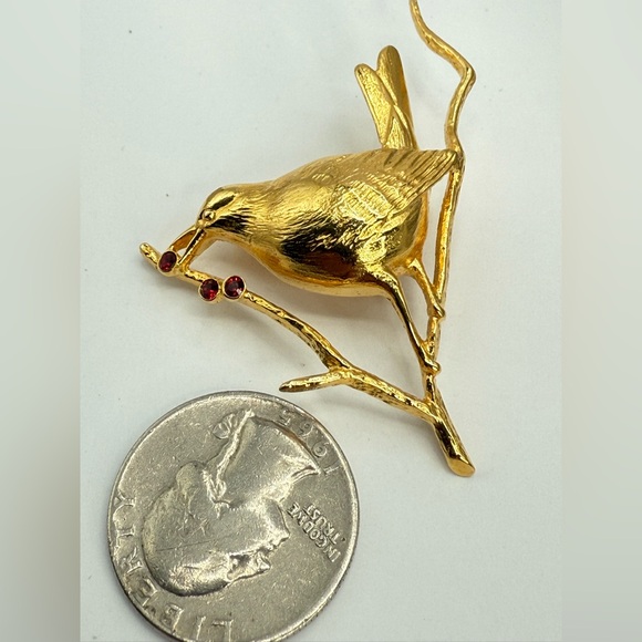 Vintage Joan Rivers Bird on Branch Brooch Gold Tone Ruby Red Rhinestone Berries - Picture 6 of 17